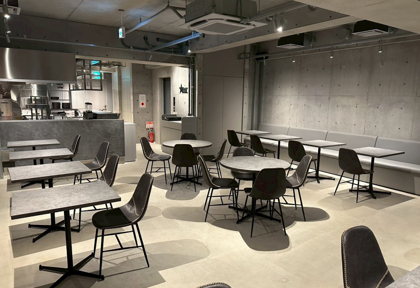 BLUE ENTRANCE KITCHEN 大阪心斋桥店