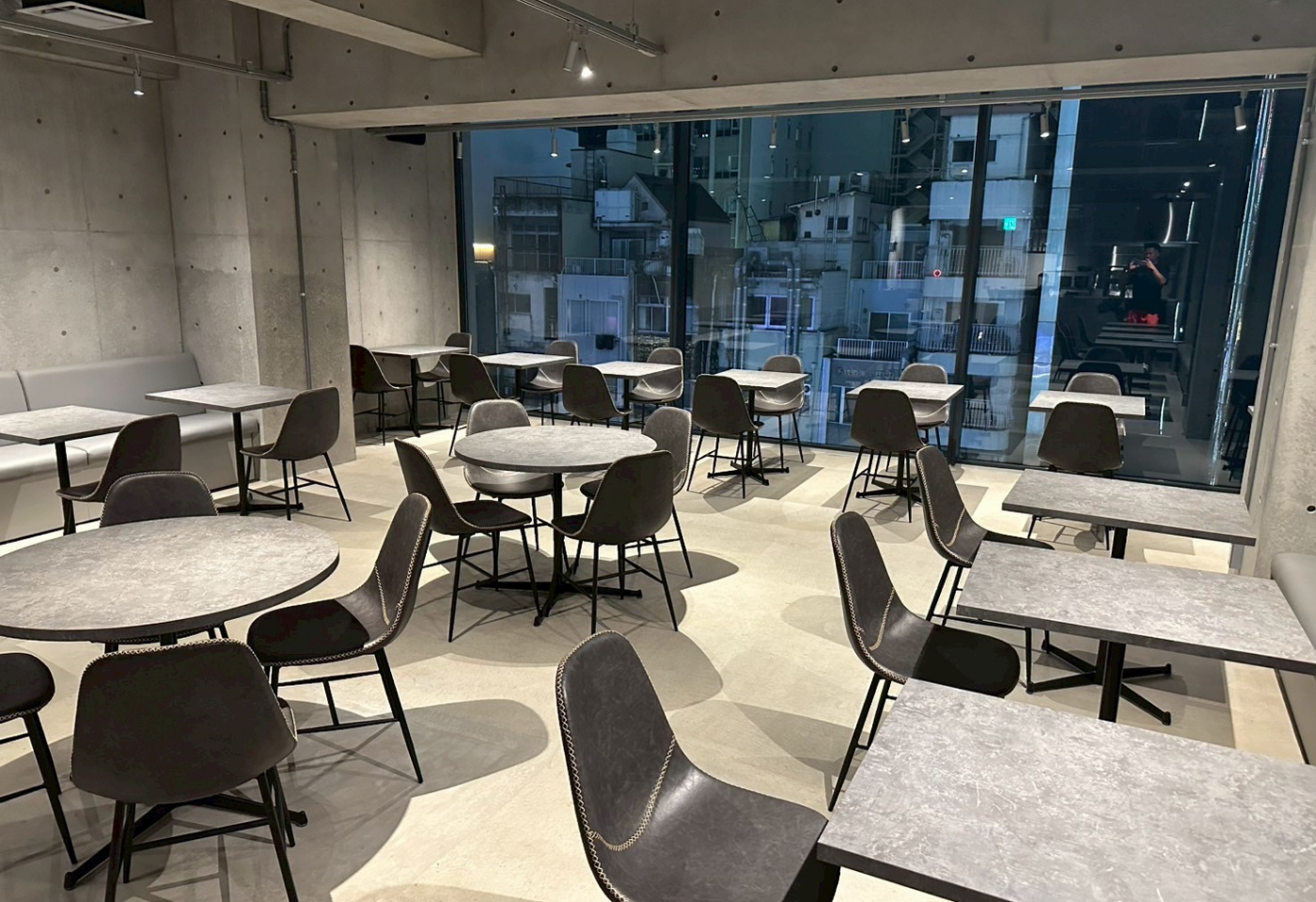 BLUE ENTRANCE KITCHEN 大阪心斎橋店